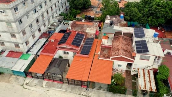 LOS PANELES SOLARES: ENTRE LA NECESIDAD Y EL ORDEN